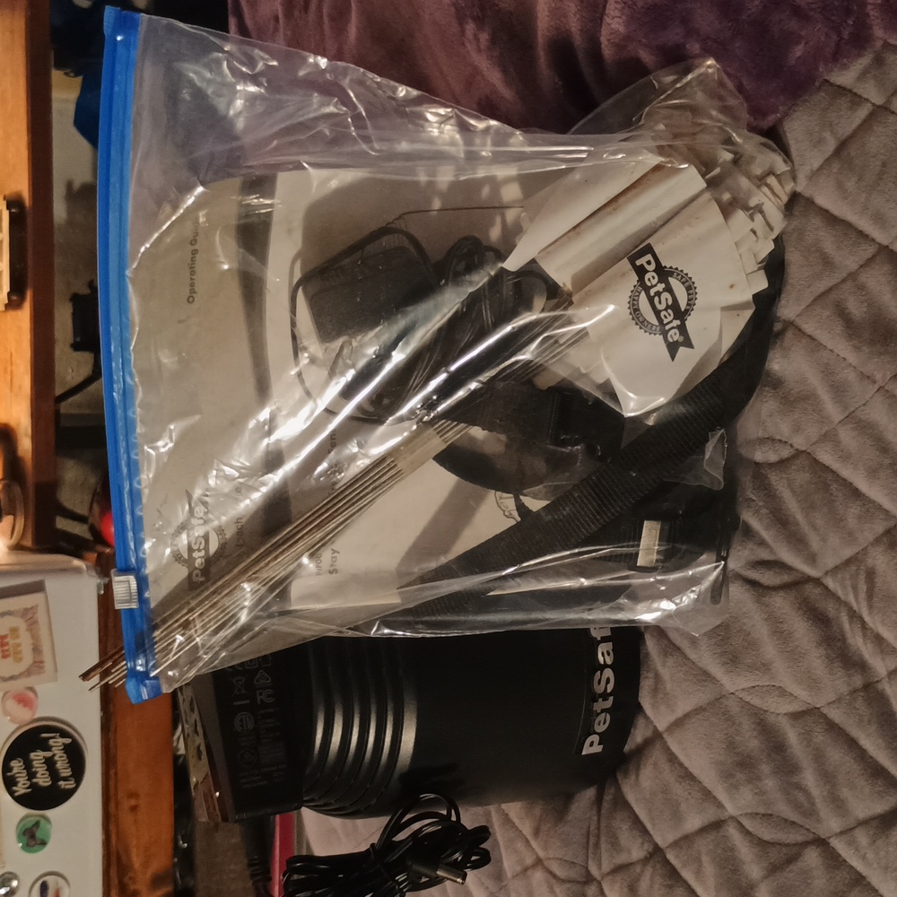 NWOT PetSafe stay & play wireless fence transmitter